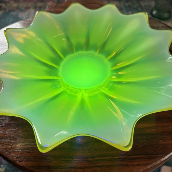 Vintage Fostoria Vaseline Uranium Glass Plate 10" - Picture 2 of 7